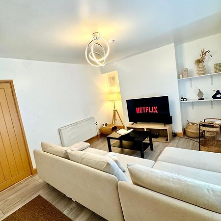 Contractor Haven- 3Bdr Crew House, Free Parking, Fast Wifi & Private Garden Apartment Nottingham Exterior photo
