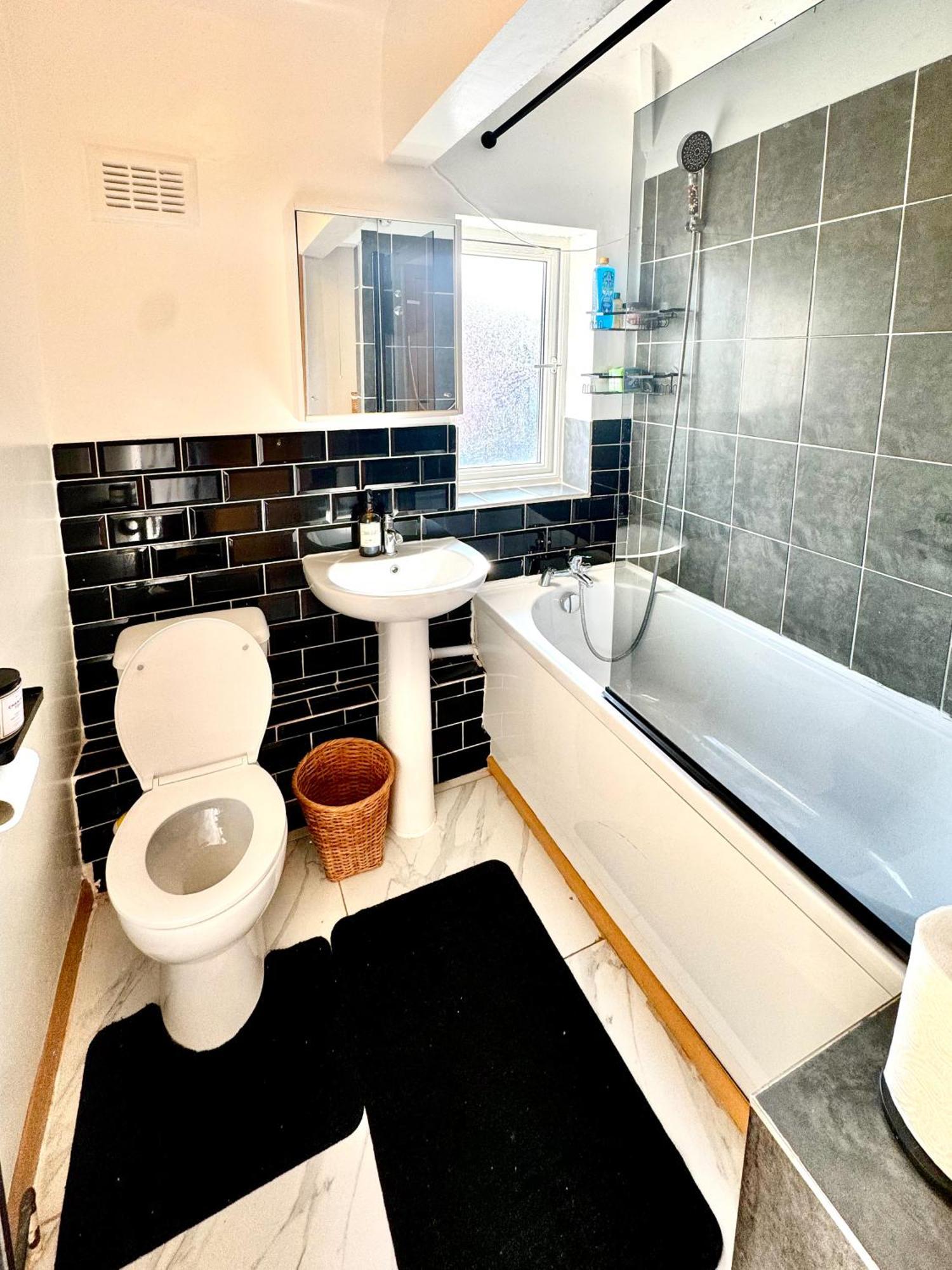 Contractor Haven- 3Bdr Crew House, Free Parking, Fast Wifi & Private Garden Apartment Nottingham Exterior photo