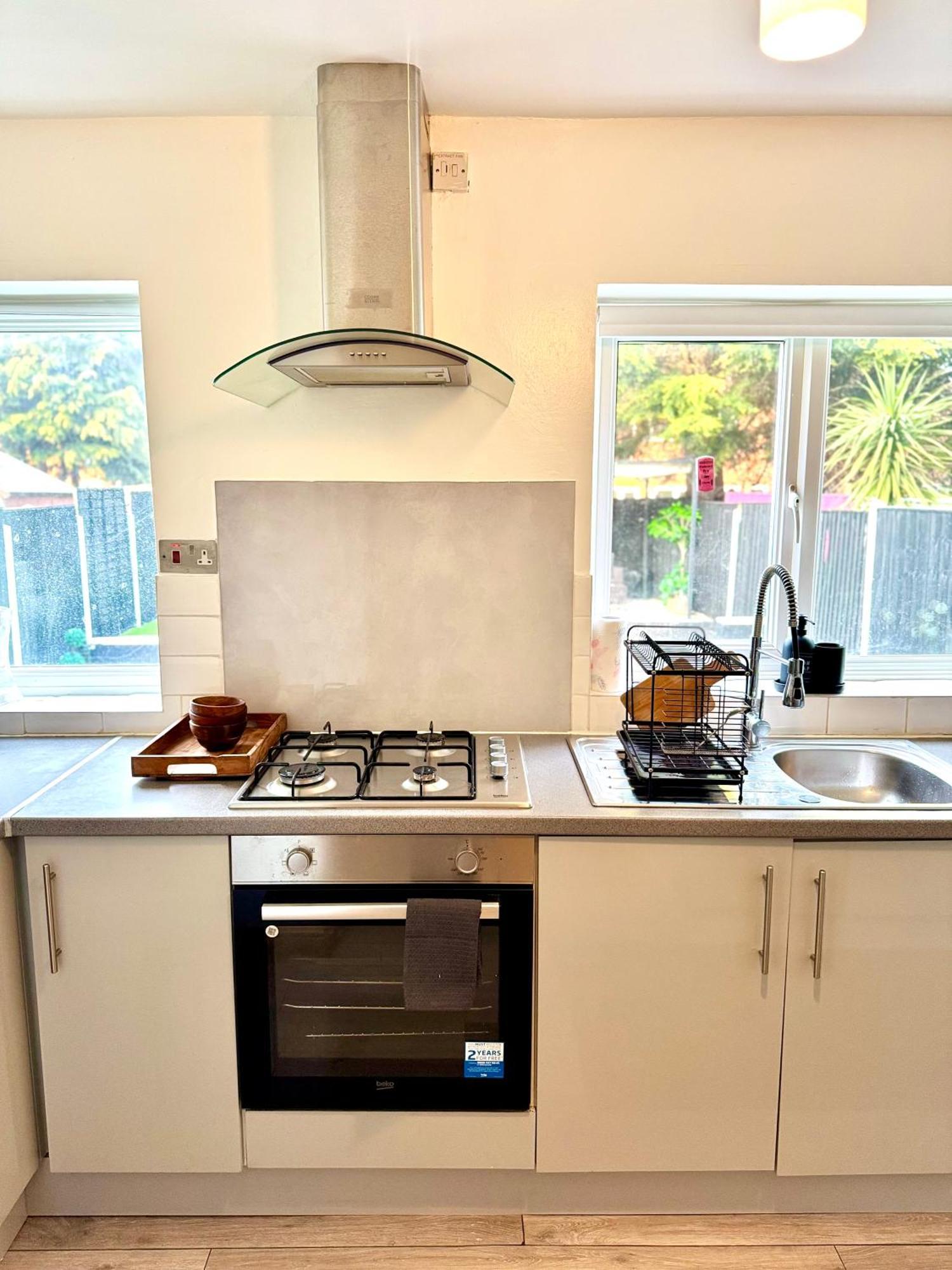 Contractor Haven- 3Bdr Crew House, Free Parking, Fast Wifi & Private Garden Apartment Nottingham Exterior photo