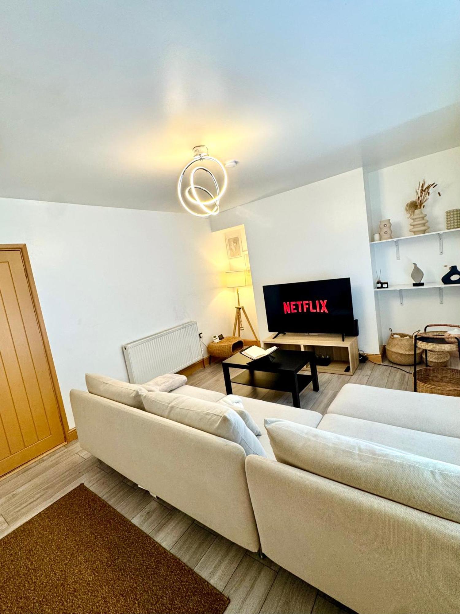Contractor Haven- 3Bdr Crew House, Free Parking, Fast Wifi & Private Garden Apartment Nottingham Exterior photo